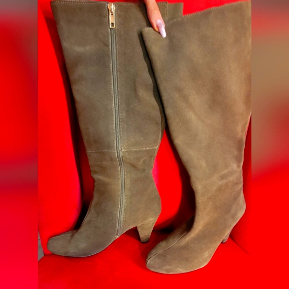 Theme Knee high Boots Color Green Suede Size 8.5M Pre-owned